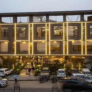 4* Hotel Park Tree Igi Airport By Unit Of Prithvi Palace With Free Airport Transsfer