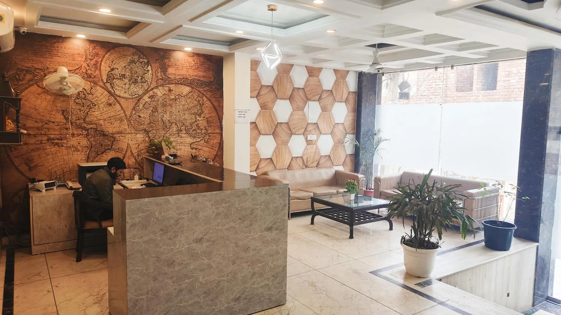 Hotel Le Mount Plaza Delhi Igi Airport New Delhi 4*,